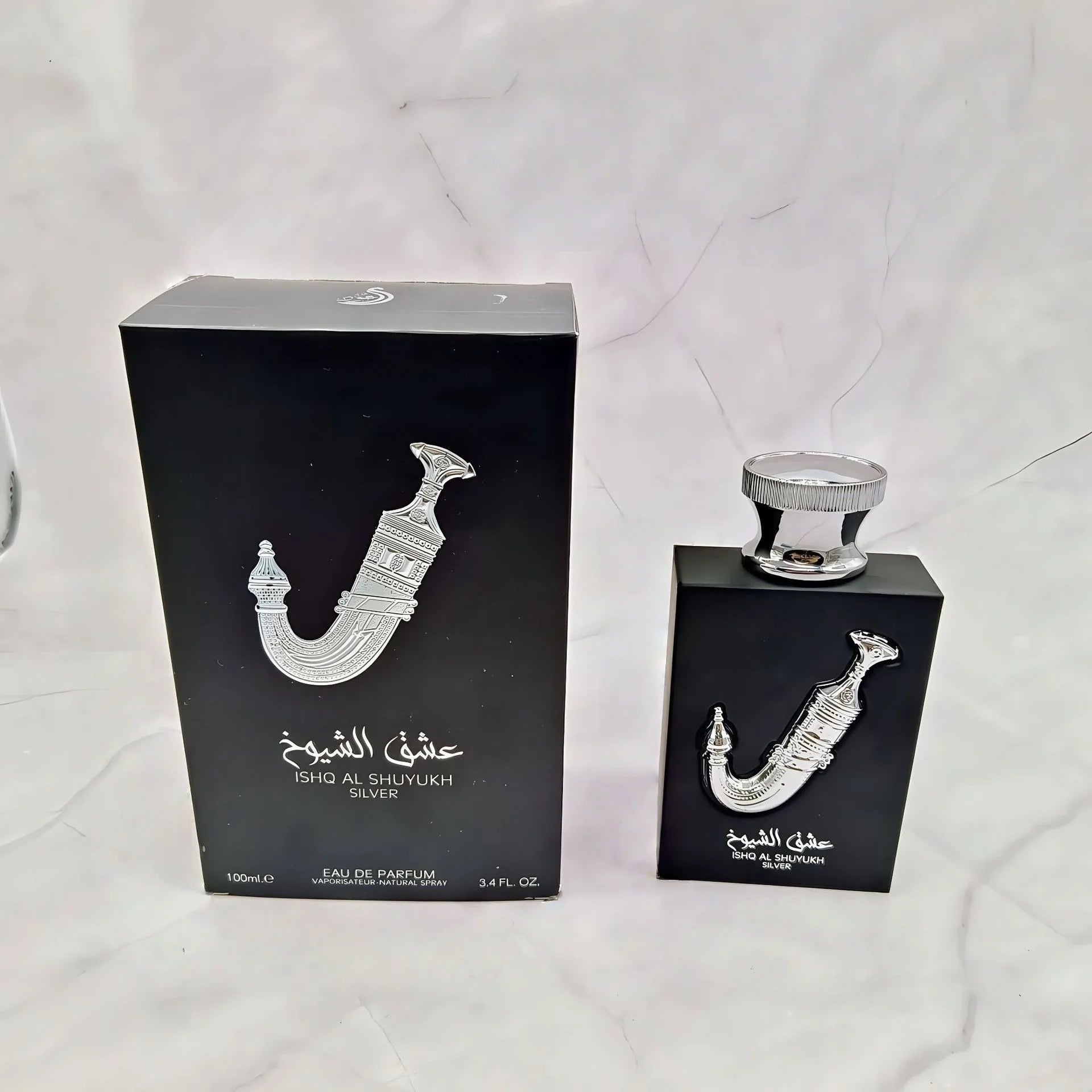 Spray de perfumes árabes experimenta un perfume cautivador de larga duración en un perfume inolvidable elaborado para elegancia